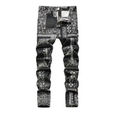 Weiße, mit Ornamenten bemalte Herrenjeans